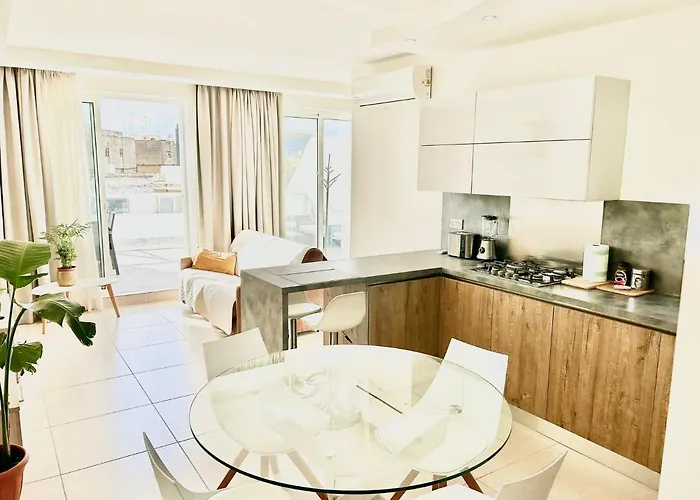 아파트 The Papillon Penthouse Santa Vennera